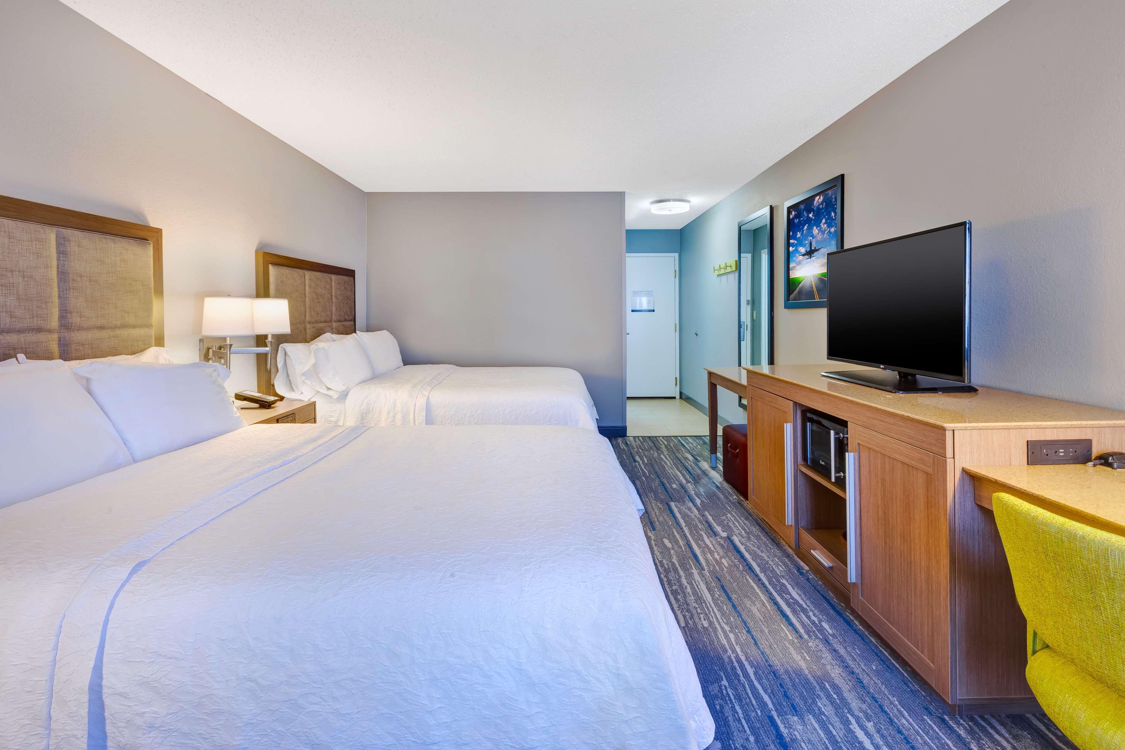 Hampton Inn Cincinnati Airport-North Хеброн Экстерьер фото