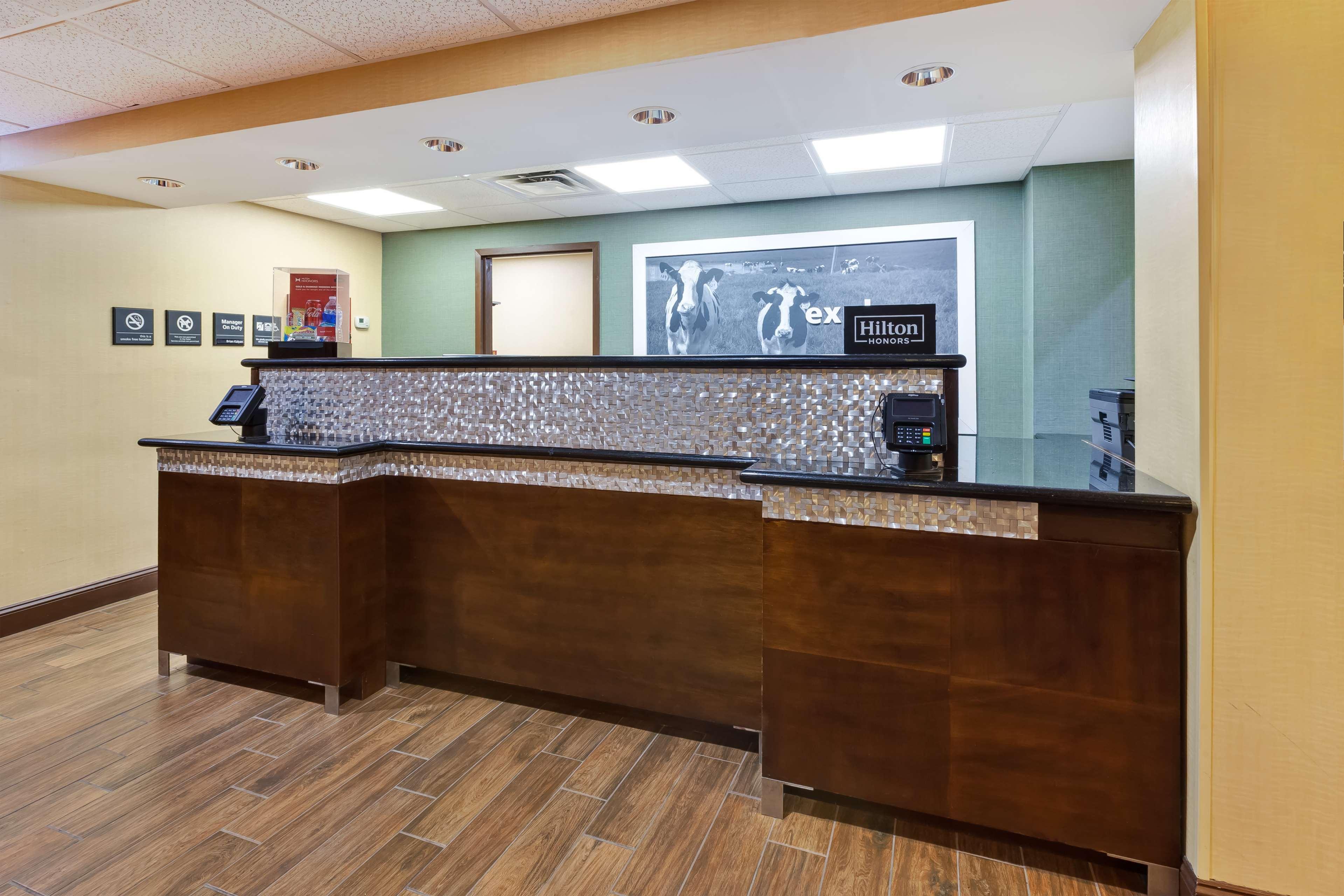 Hampton Inn Cincinnati Airport-North Хеброн Экстерьер фото