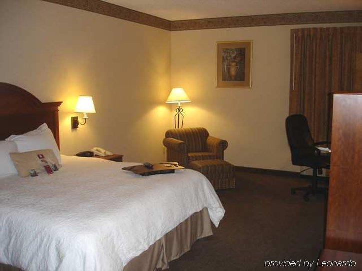 Hampton Inn Cincinnati Airport-North Хеброн Номер фото