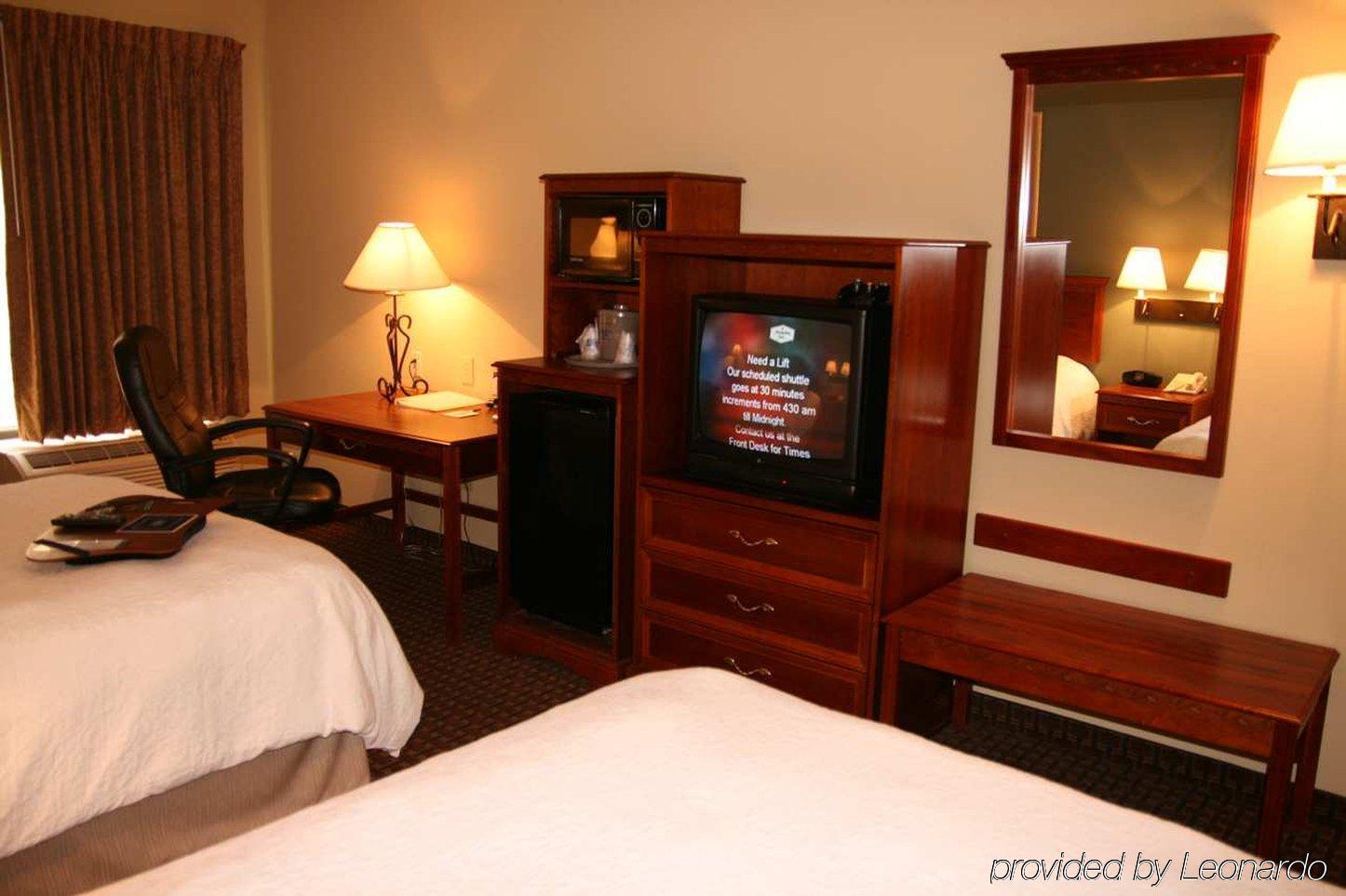 Hampton Inn Cincinnati Airport-North Хеброн Номер фото