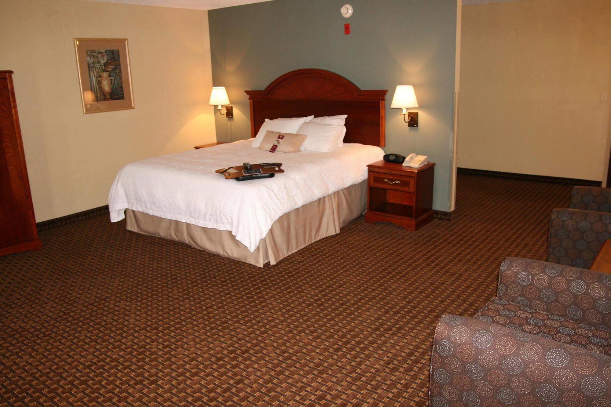 Hampton Inn Cincinnati Airport-North Хеброн Номер фото