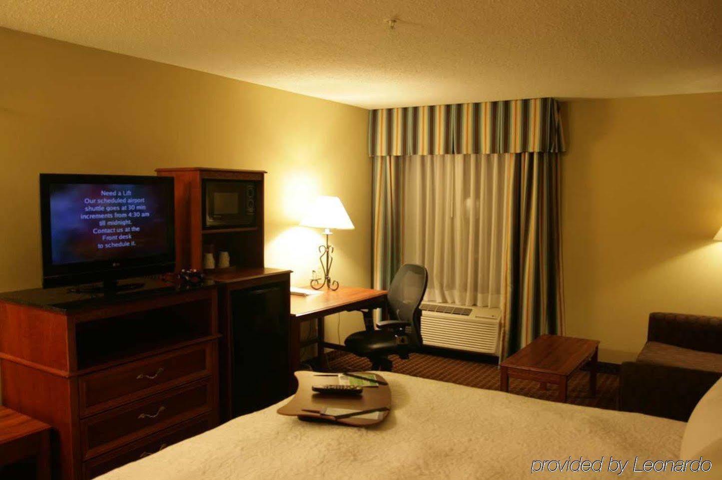 Hampton Inn Cincinnati Airport-North Хеброн Экстерьер фото